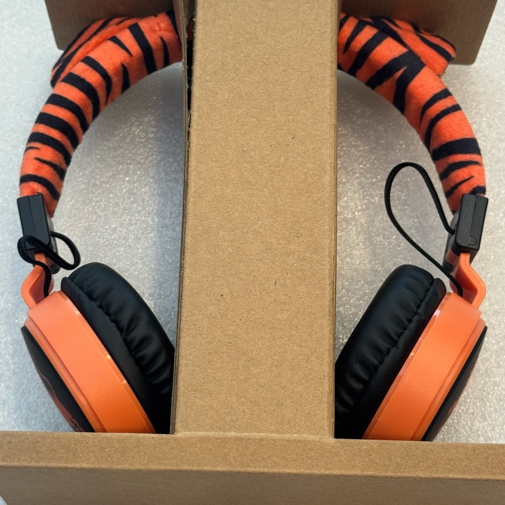 Furry Wired‎ Headphones - Orange and Black - Picture 4 of 8